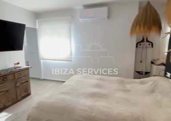 Charming 3-Bedroom Townhouse with Private Pool in Cala de Bou – Available for Yearly Rental