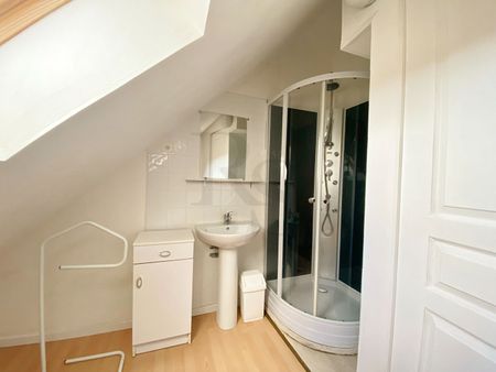 ECOUCHE - Appartement F3 meublé, - Photo 4