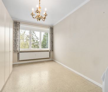 Zeer ruim 2 slaapkamer appartement met garage in Eeklo - Foto 2