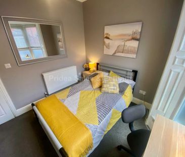 Room 1, Cranwell Street - Photo 4