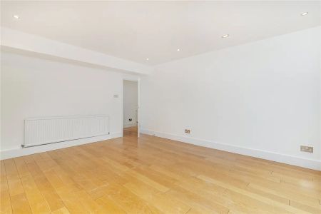 2 bedroom flat in London - Photo 3