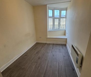 44c Market Street,Eastleigh - Photo 1