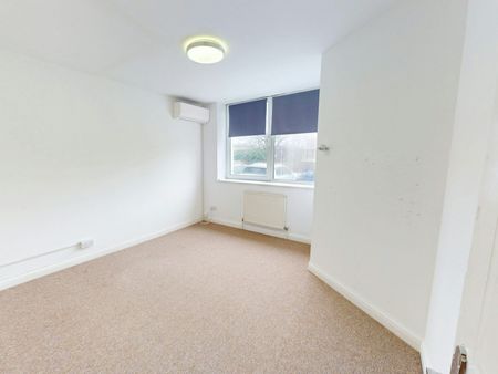 Maisonette to rent on - Photo 5