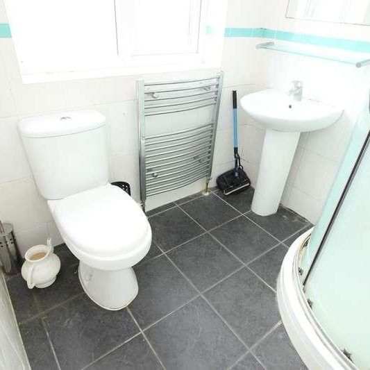 Brookside, Uxbridge, UB10 - Photo 1