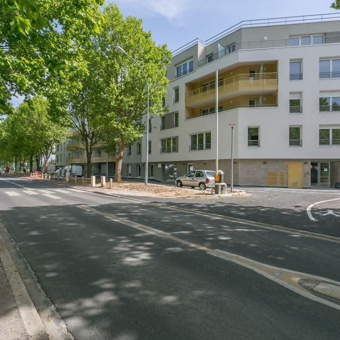 Location Appartement 1 pièce 31m² STE GENEVIEVE DES BOIS 91700 - Photo 1