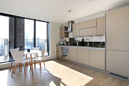 Great Eastern Road London E15 - Photo 2