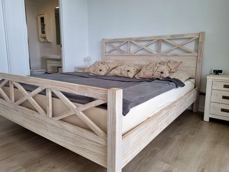 Unfurnished Luxury Living with Broadwater Views - Photo 5