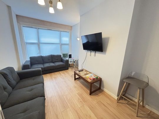 66 Royal Park Avenue, Leeds, LS6 1EZ - Photo 1