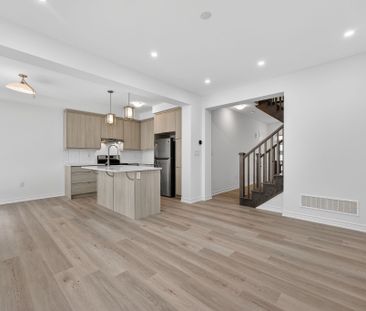 For Lease - 18 Ivory Road, Barrie, Ontario - Photo 1