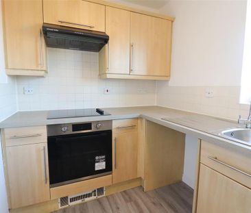 2 bedroom apartment to rent - Photo 4