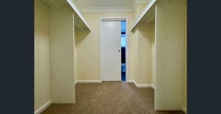 Brand New Modern Family Home in Prime West Ryde Location! - Photo 3