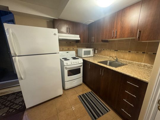 For Lease - 427 Comiskey Crescent Unit# Basement, Mississauga, Ontario - Photo 1
