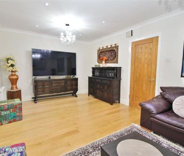 4 bedroom semi-detached bungalow to rent - Photo 2