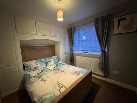 5 bedroom bungalow to rent - Photo 3