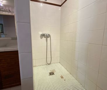 Location Appartement 2 pièces 45m² MARSEILLE 8ème - Photo 2