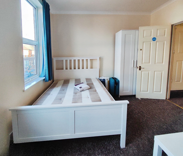 5 bedroom room to rent Room 4, Shelley Street, Northampton, NN2 7HZ - Photo 3