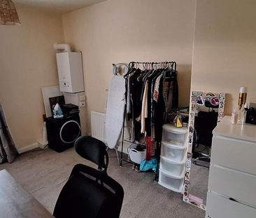 3 bedroom terraced house to rent - Photo 6