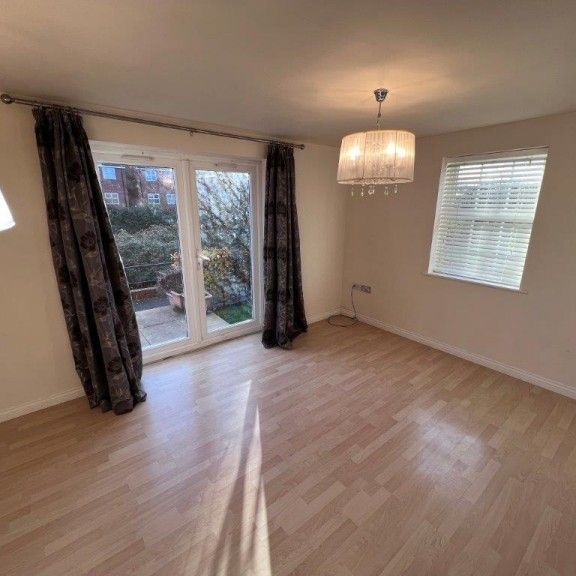 Whitworth Avenue, Hinckley - Photo 1