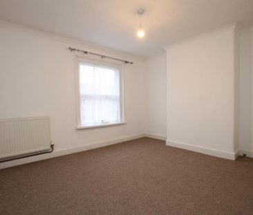 2 bedroom end of terrace house to rent - Photo 6