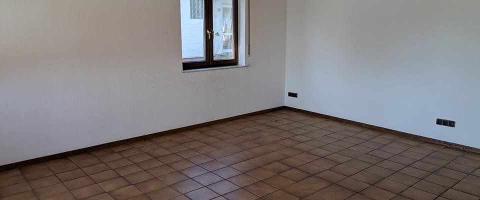 Arzfeld: großzügige Erdgeschosswohnung - Photo 1