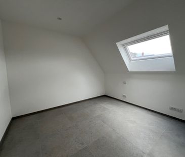 Nieuwbouwwoning met 4 slaapkamers en garage - Photo 3