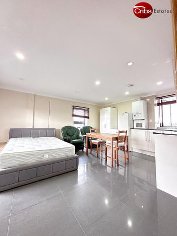 Studio to rent - Photo 3