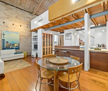 Sophisticated Living - Photo 2