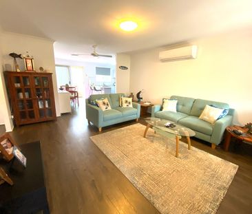 Refreshed 3 bedroom unit - Photo 2