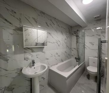 3 bedroom flat to rent - Photo 6