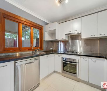 18/127 Barbaralla Drive - Photo 5