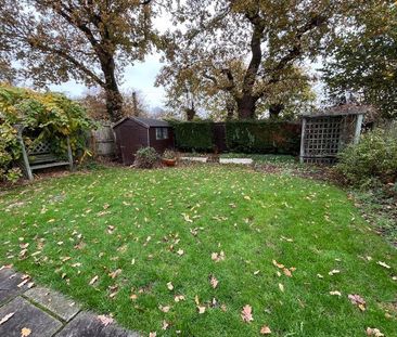 The Broad Shoard, Cowbridge - Photo 2