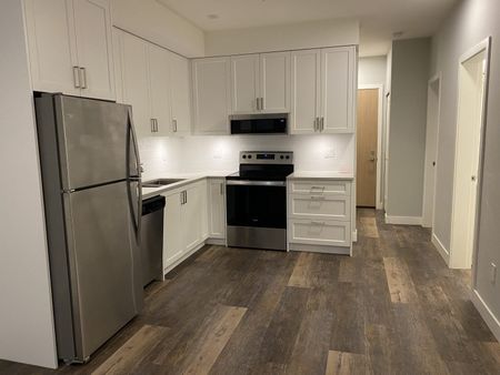 CENTRAL PARK – PARK SUITES 1 BD+DEN/1BA - Photo 5