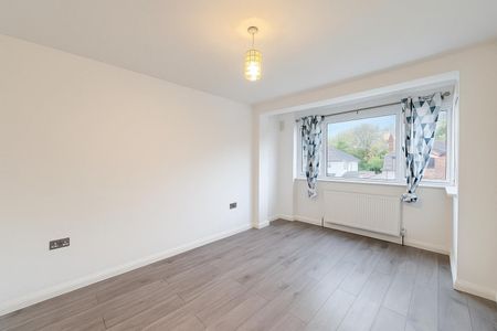 4 bedroom House To Let - Photo 3