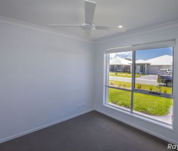 STUNNING 4-BEDROOM DUPLEX IN FORSTER!! - Photo 2