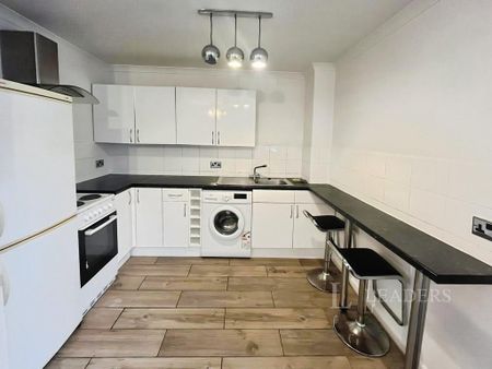 1 bedroom flat to rent - Photo 2