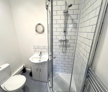 1 bedroom in a house share to rent - Photo 5