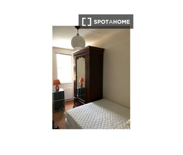 Spacious room in shared apartment in Drumcondra, Dublin - Photo 1