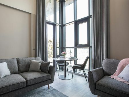 Flat to rent on - Photo 2