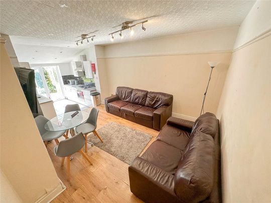 5 bedroom semi-detached house to rent - Photo 1