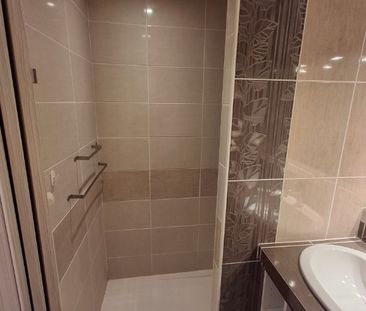 Appartement meublé et équipé de 45m² avec parking et cave. - Photo 5