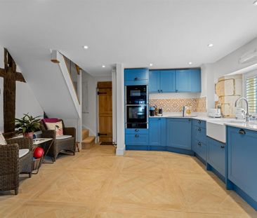 3 bedroom semi-detached house to rent - Photo 6