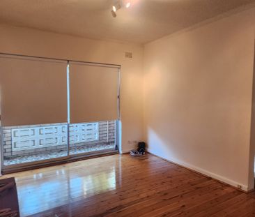 PERFECTLY LOCATED CLOSE TO STATION, SHOPS & SCHOOLS - Photo 1