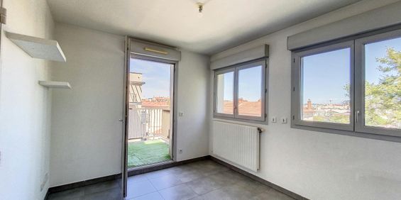 Villeurbanne : En étage élevé T2 avec balcon et garage - Photo 3