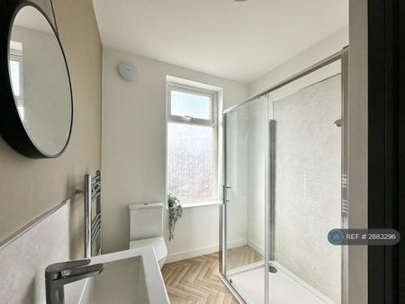 2 bedroom terraced house to rent - Photo 3