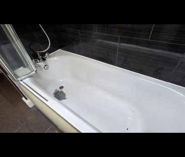 2 Bed Flat, Commercial Road, LS5 - Photo 5