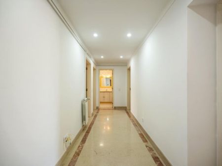 3 room luxury Apartment for rent in Cascais e Estoril, Portugal - Photo 2