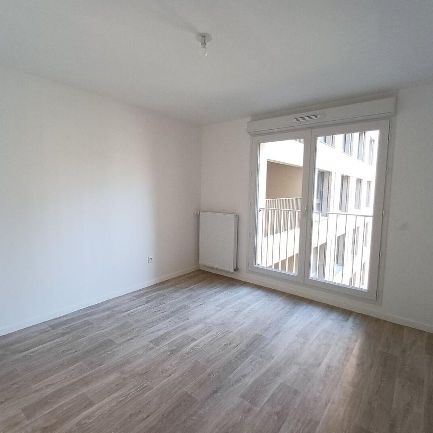 location Appartement T4 DE 76.5m² À BOBIGNY - Photo 1