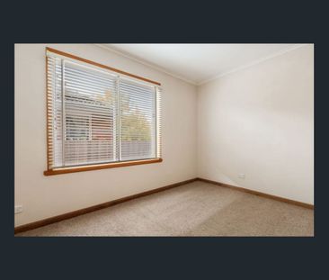 Beautiful Home for a family or couple with Space, Style & Comfort - Photo 3