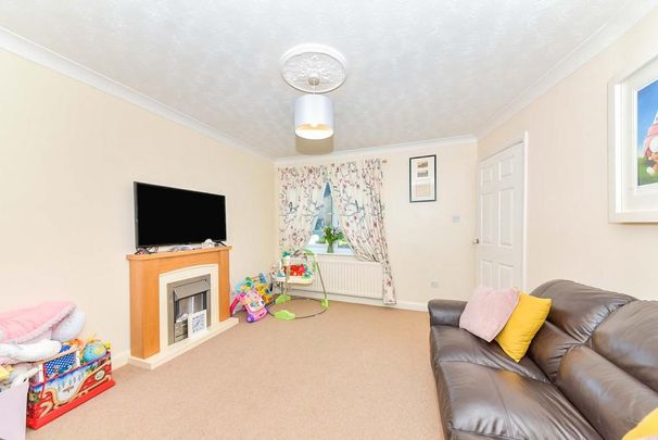 4 bedroom detached house to rent - Photo 1