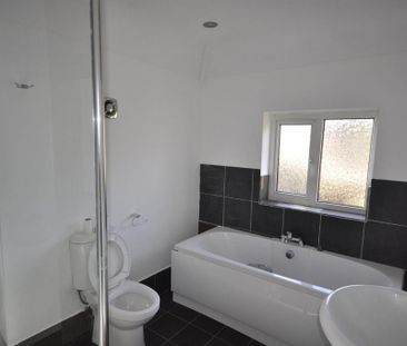 2 bedroom semi-detached house to rent - Photo 6